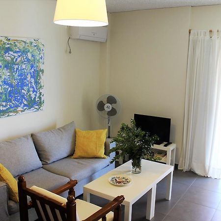 Apartment Sea View In Front Of The Beach Of Agia Marina Pórto Ráfti Eksteriør bilde
